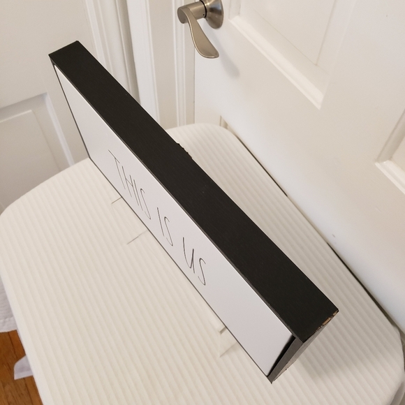 "THIS IS US" WALL DECOR SIGN MEASURES 15 X 7 X 1.50 - Picture 2 of 8